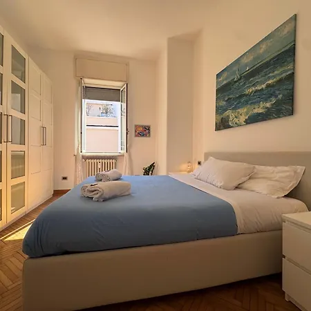 Apartament Bright With Balcony In Corso Xxii Marzo Mediolan